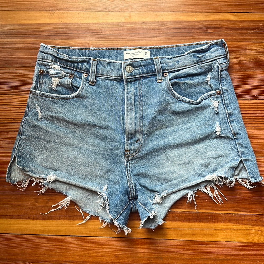 Abercrombie - The Mom Short High Rise